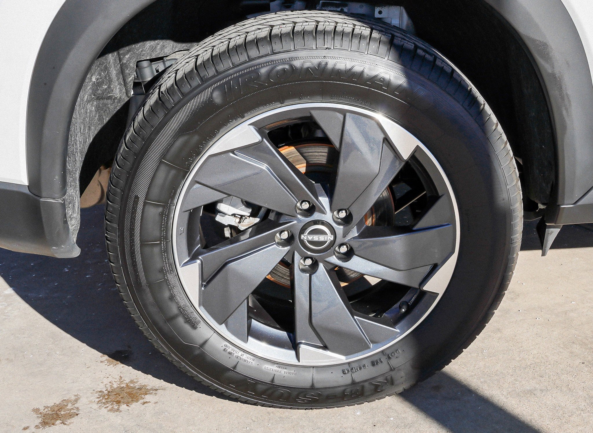 Used 2025 Nissan Rogue SV image 11