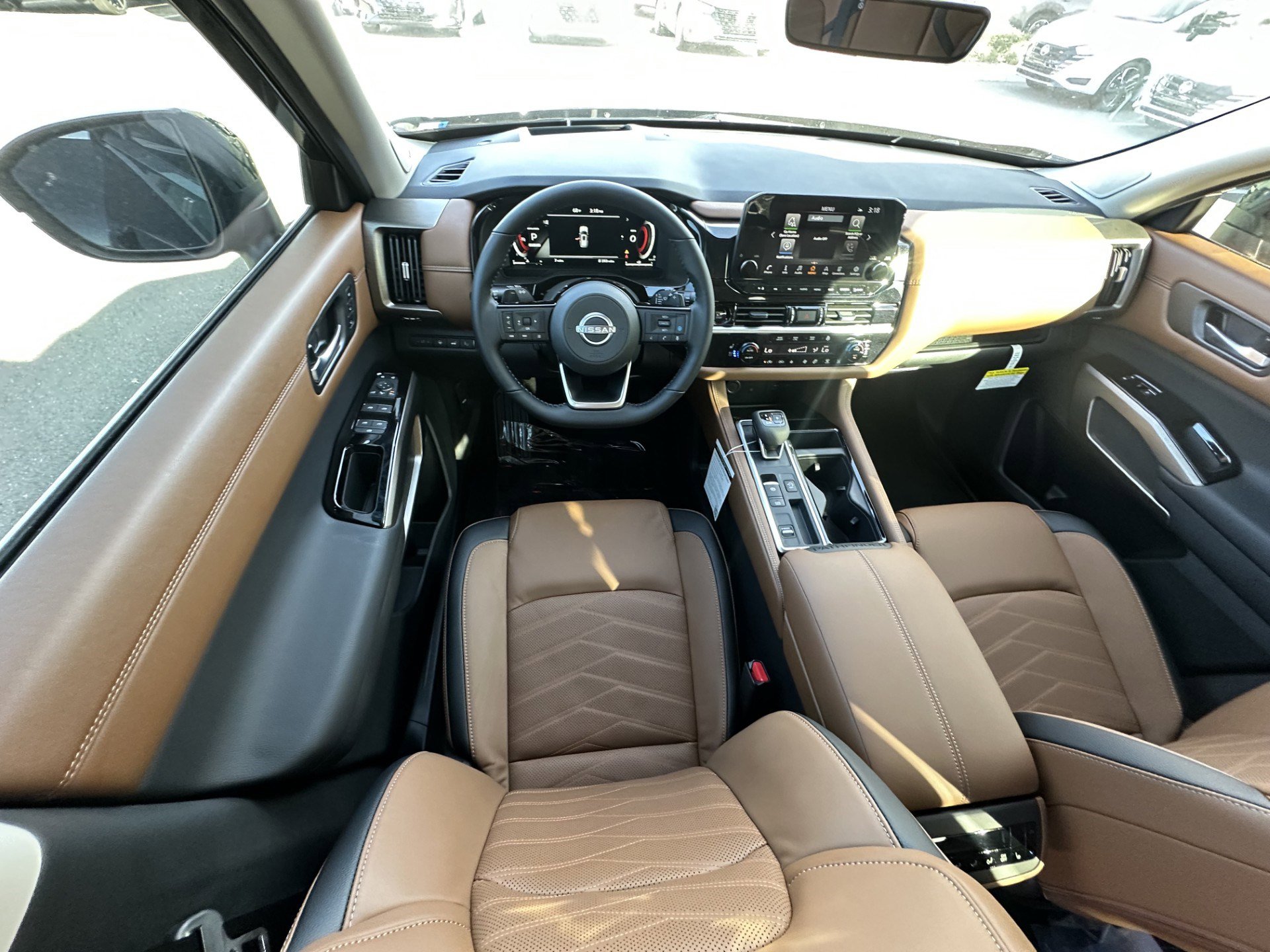 New 2025 Nissan Pathfinder Platinum w/ Lighting Package (N92) image 14