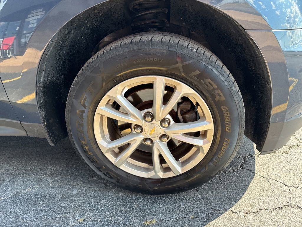 Used 2017 Chevrolet Equinox LT w/ Convenience Package image 18