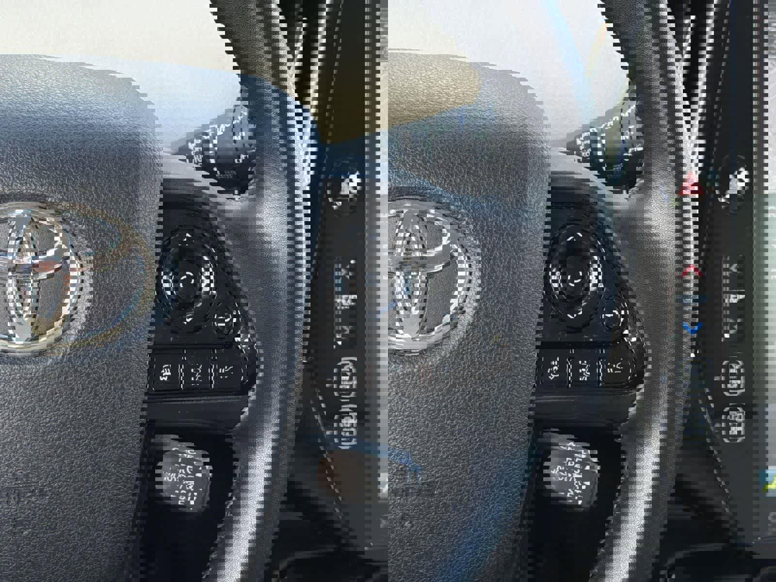 Used 2021 Toyota Prius L Eco image 13