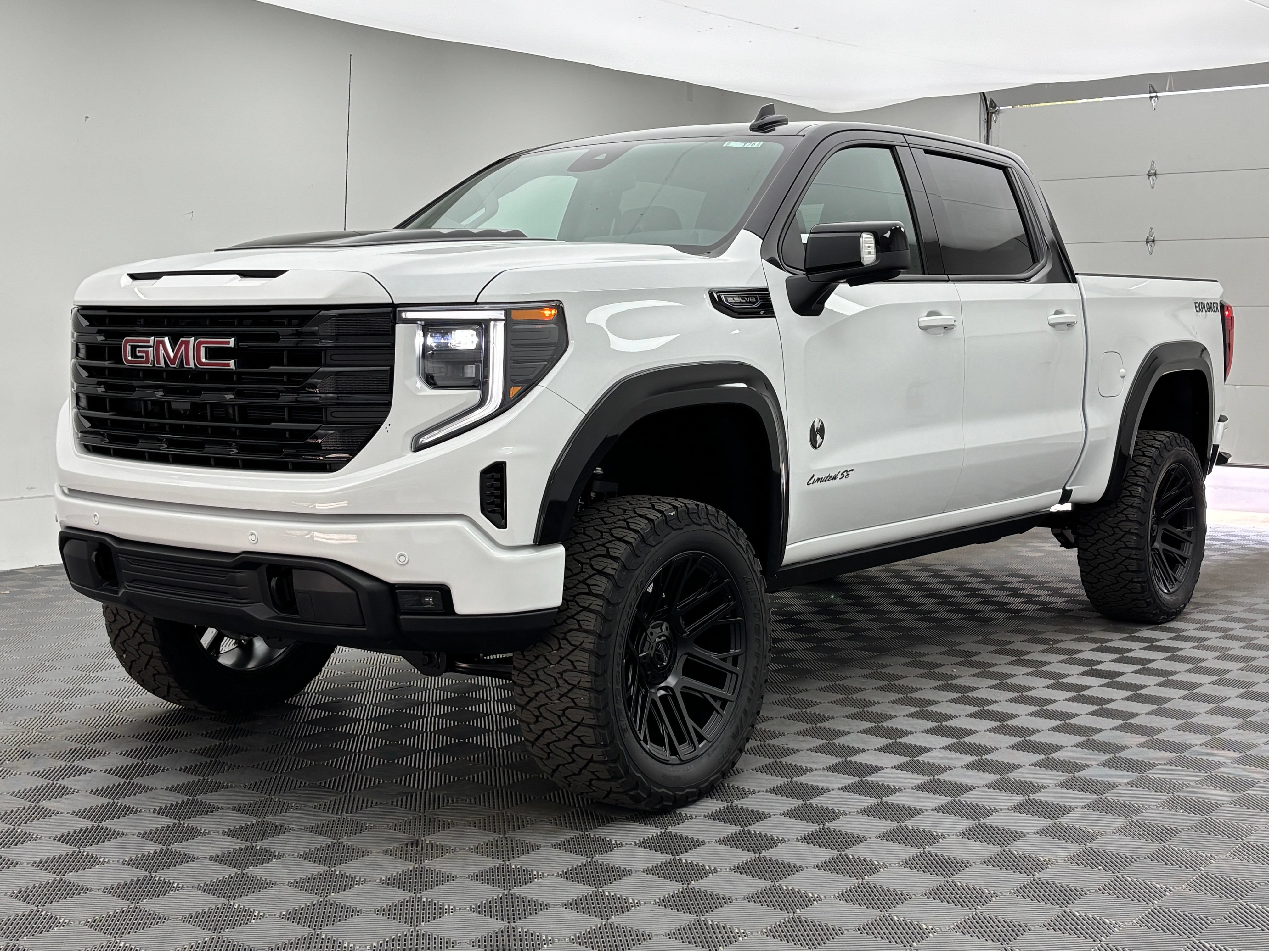 New 2026 GMC Sierra 1500 Elevation w/ Preferred Package AWD/4WD image 2