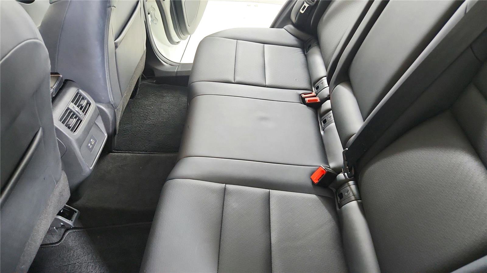 Used 2022 Nissan Rogue SV w/ SV Premium Package image 16