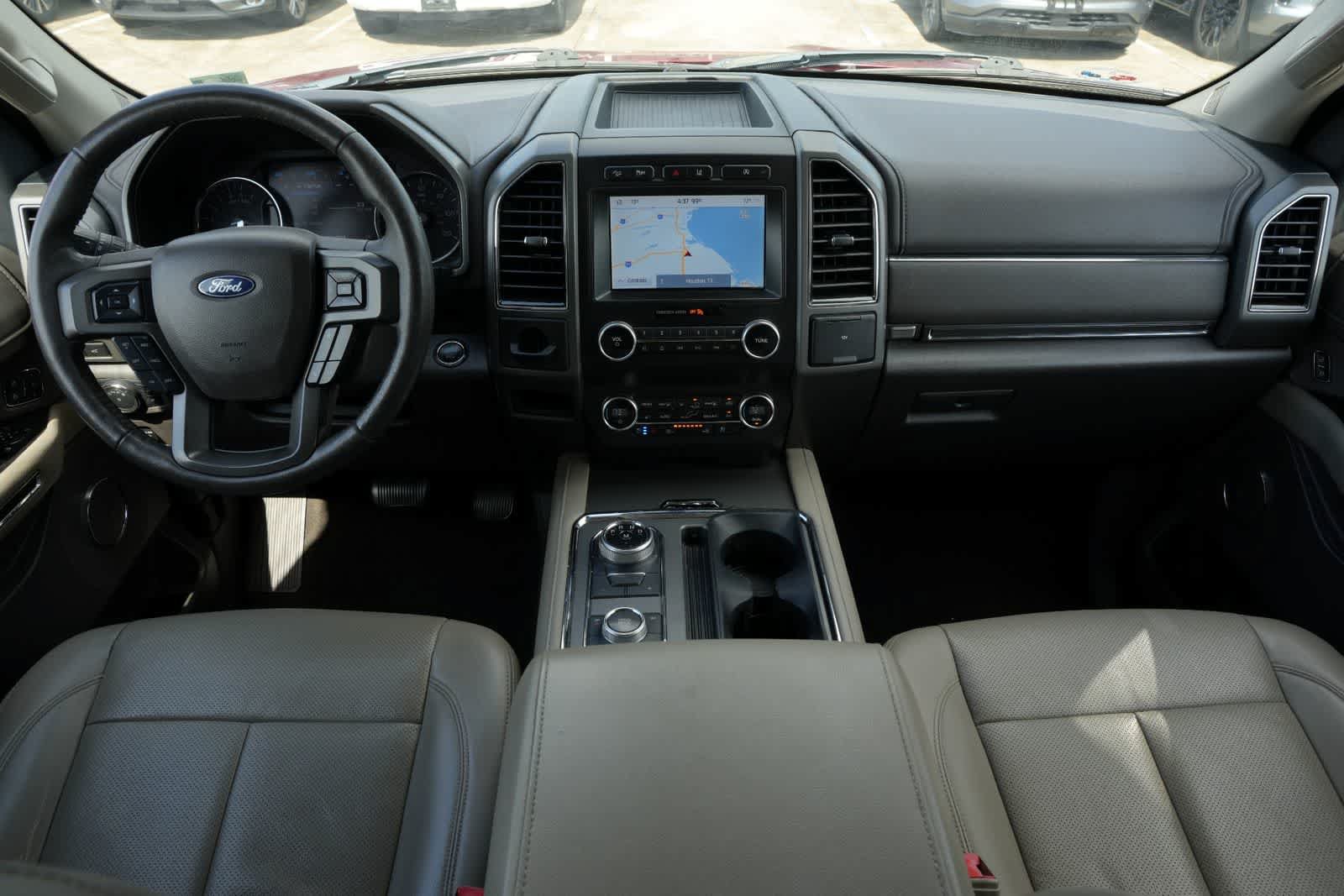 Used 2020 Ford Expedition XLT w/ Equipment Group 202A AWD/4WD image 4