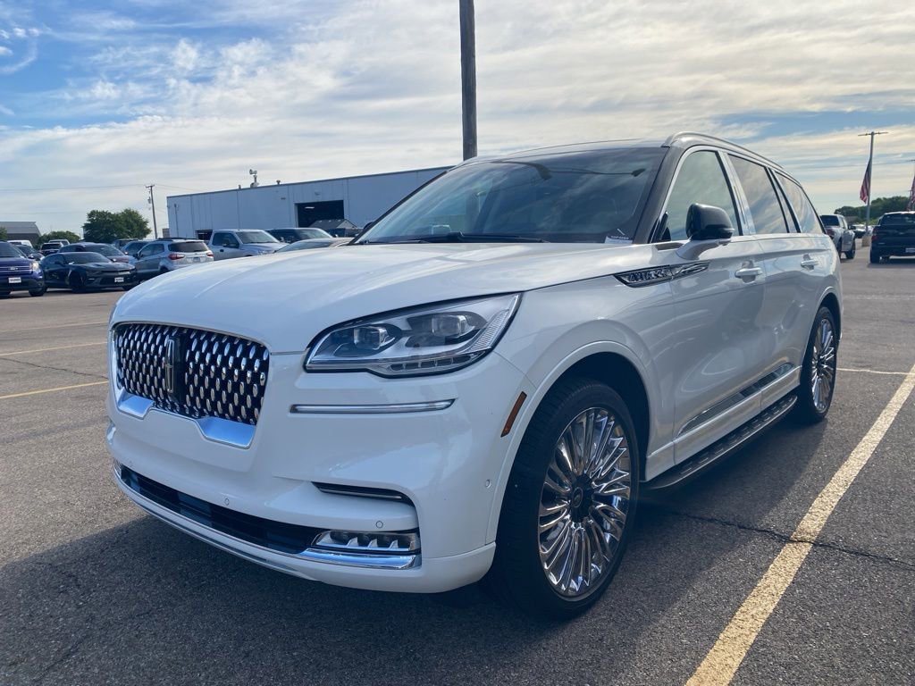 Used 2023 Lincoln Aviator Black Label AWD/4WD image 16