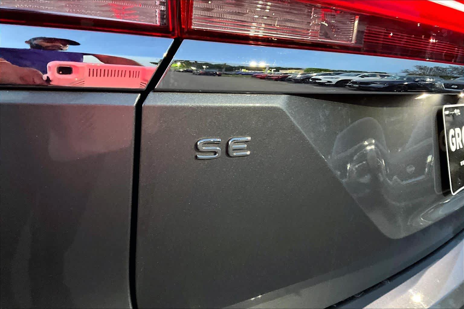 Used 2025 Volkswagen Atlas SE AWD/4WD image 30