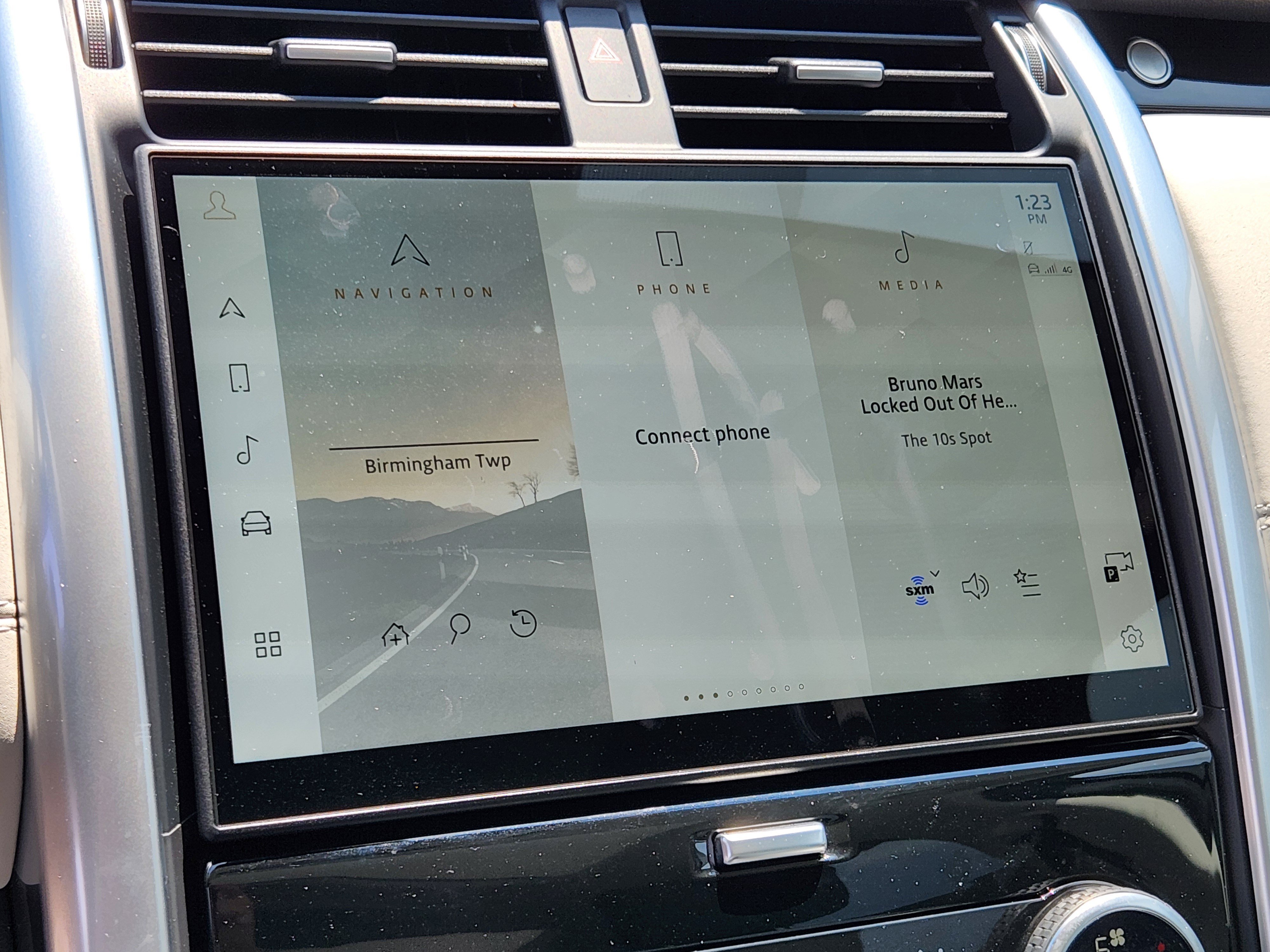Certified 2025 Land Rover Discovery S AWD/4WD image 21