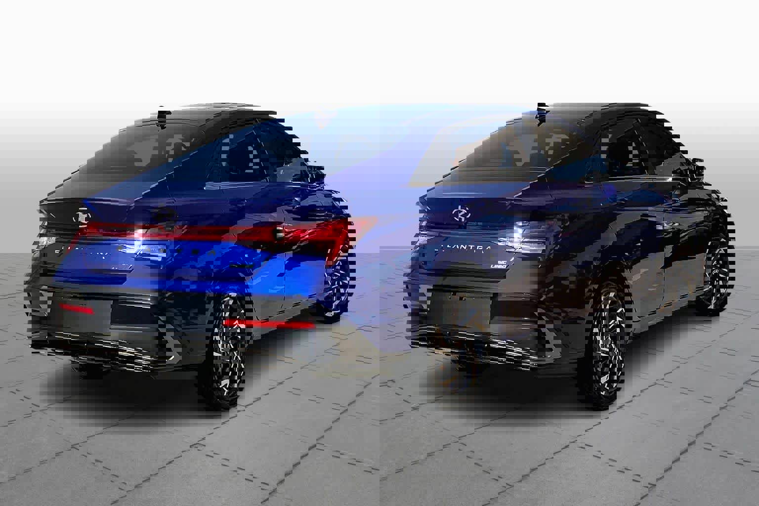 Used 2026 Hyundai Elantra Limited image 13