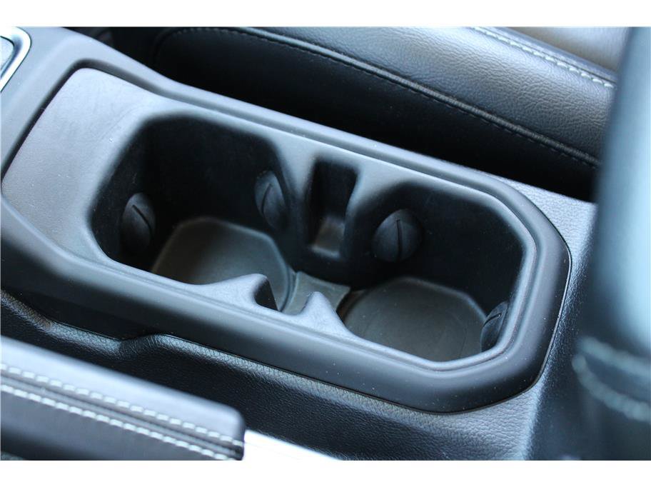 Used 2020 Jeep Wrangler Unlimited Sahara AWD/4WD image 30