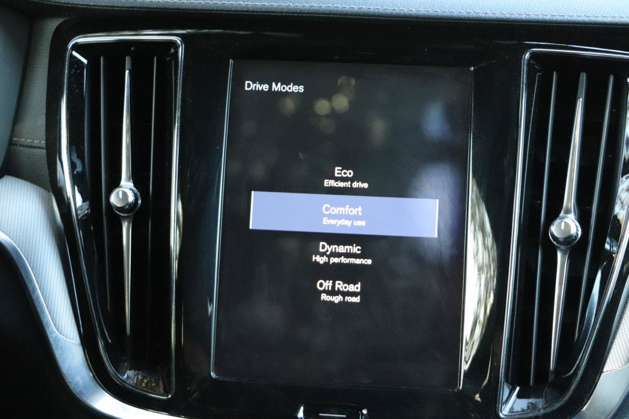 Used 2019 Volvo V60 T5 Cross Country AWD/4WD image 14