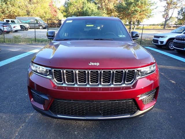 New 2025 Jeep Grand Cherokee Laredo X image 9