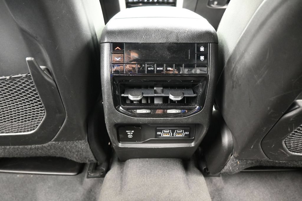 Used 2022 Jeep Grand Cherokee L Laredo RWD image 38