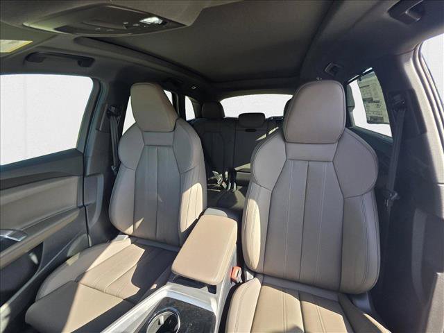 New 2025 Audi Q5 Premium Plus w/ Premium Plus AWD/4WD image 16
