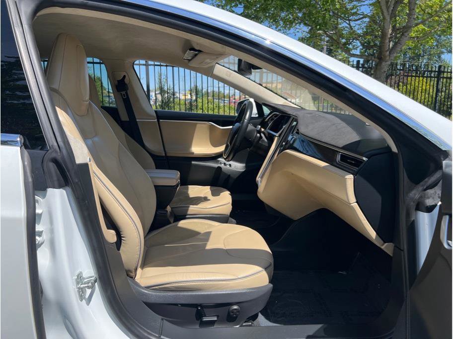Used 2014 Tesla Model S 85 image 17
