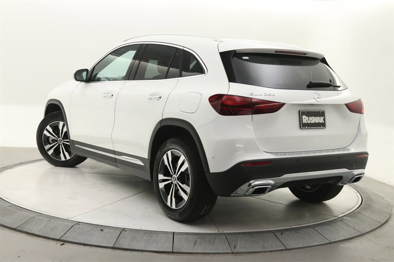 New 2025 Mercedes-Benz GLA 250 image 2