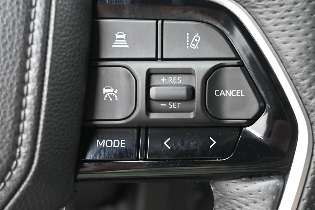 Certified 2025 Toyota Sequoia Platinum AWD/4WD image 18