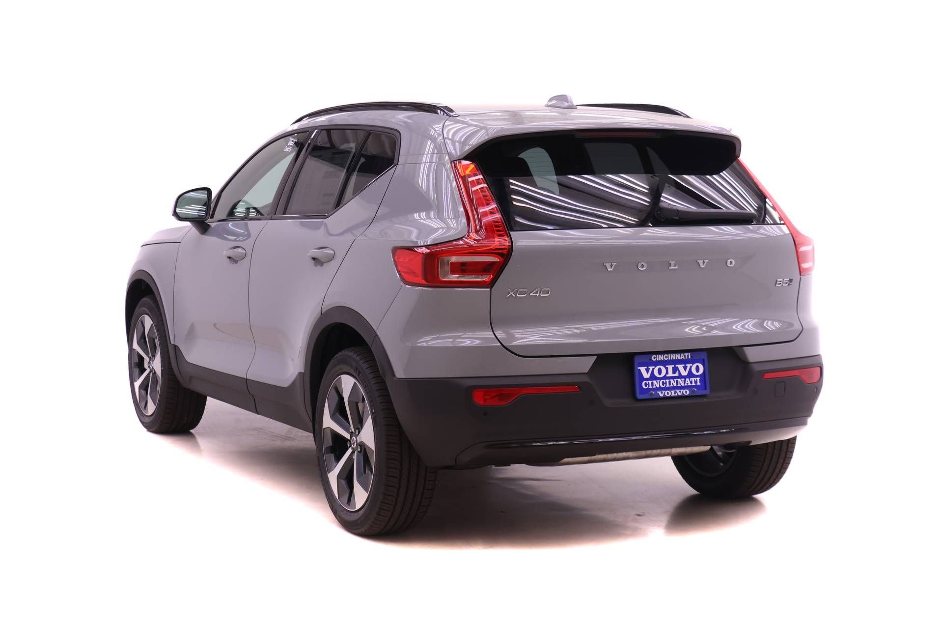 New 2026 Volvo XC40 B5 Core AWD/4WD image 5