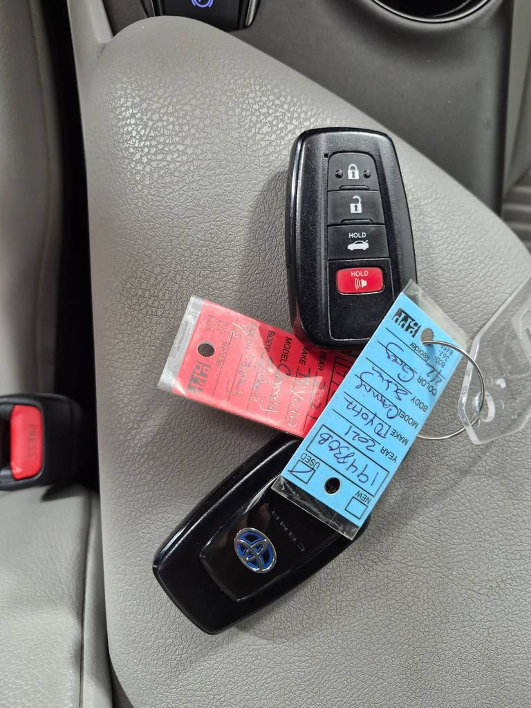 Used 2021 Toyota Camry SE FWD image 30