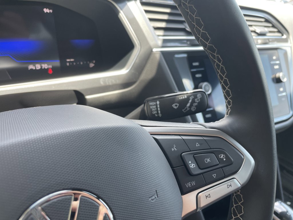 Used 2023 Volkswagen Tiguan SE R-Line image 26