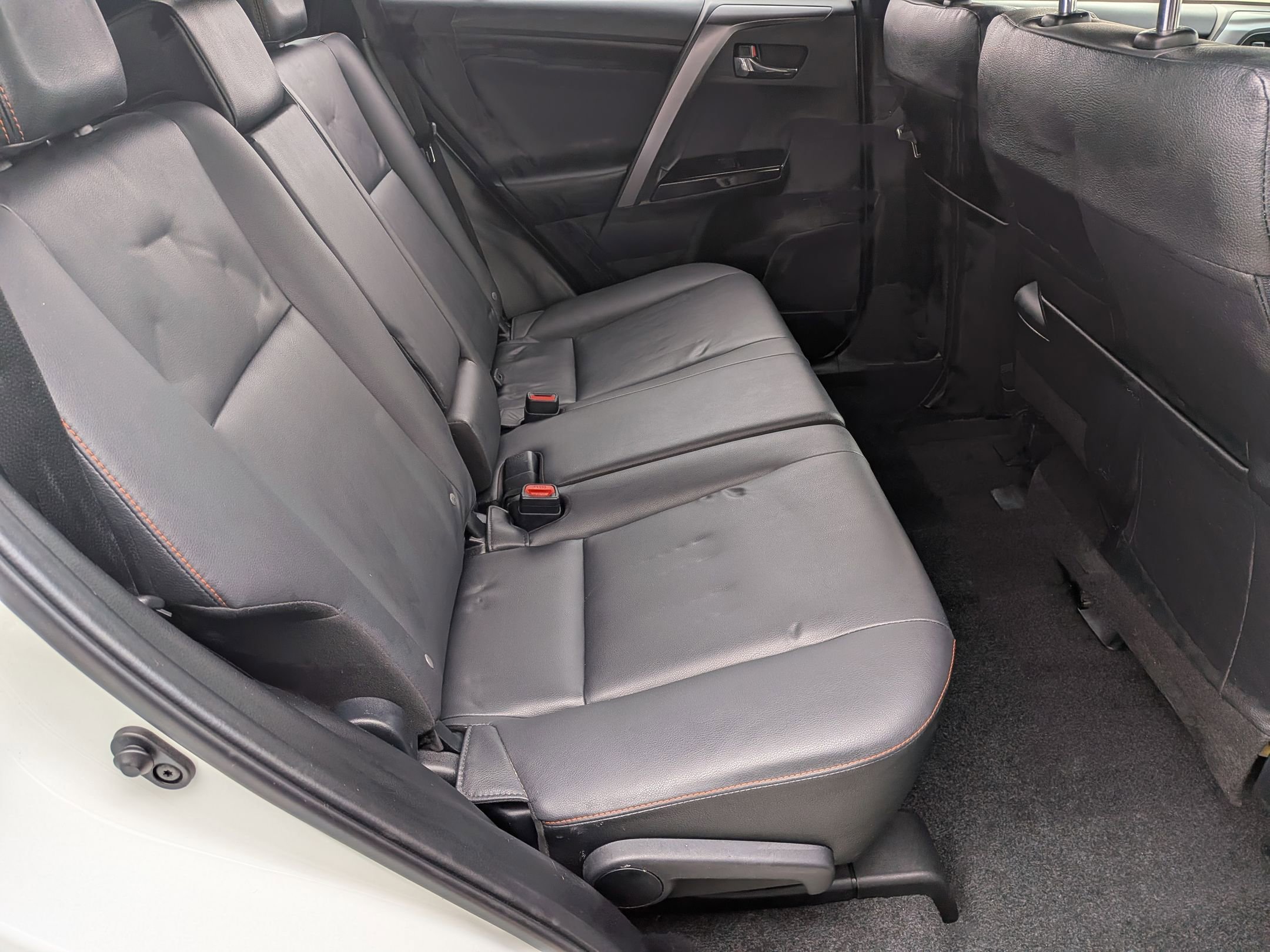 Used 2018 Toyota RAV4 SE w/ Power Extra Value Package image 29