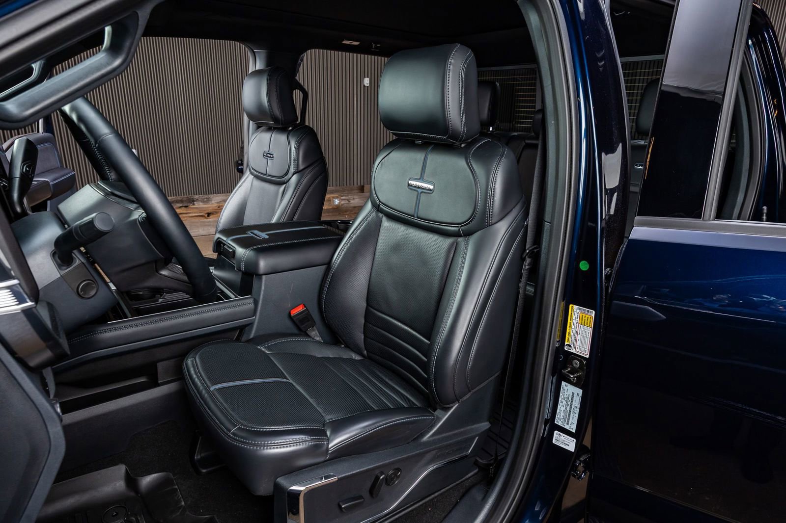 Used 2025 Ford F350 Platinum image 30