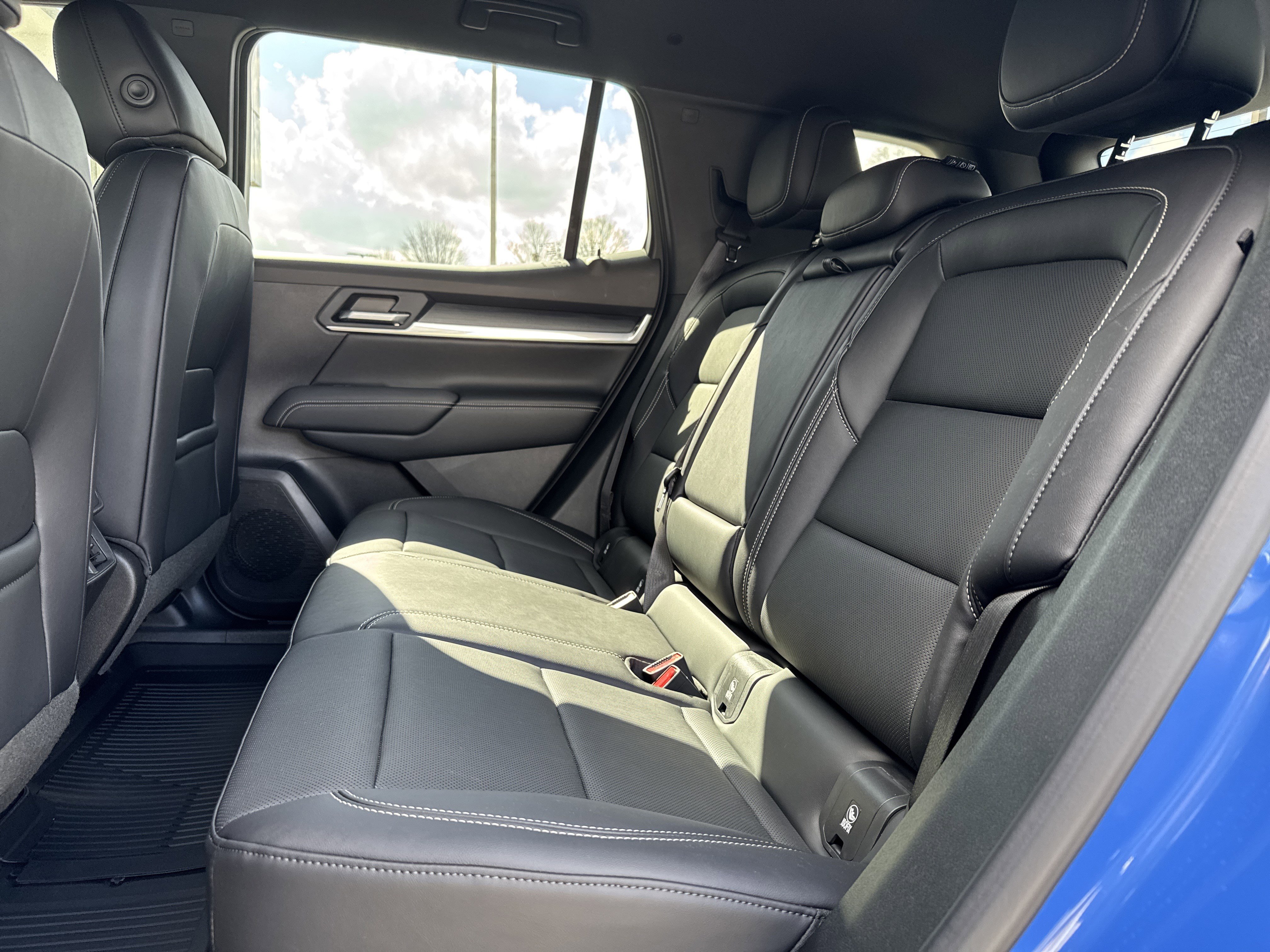 Used 2026 GMC Terrain Elevation w/ Elevation Premium Package image 29