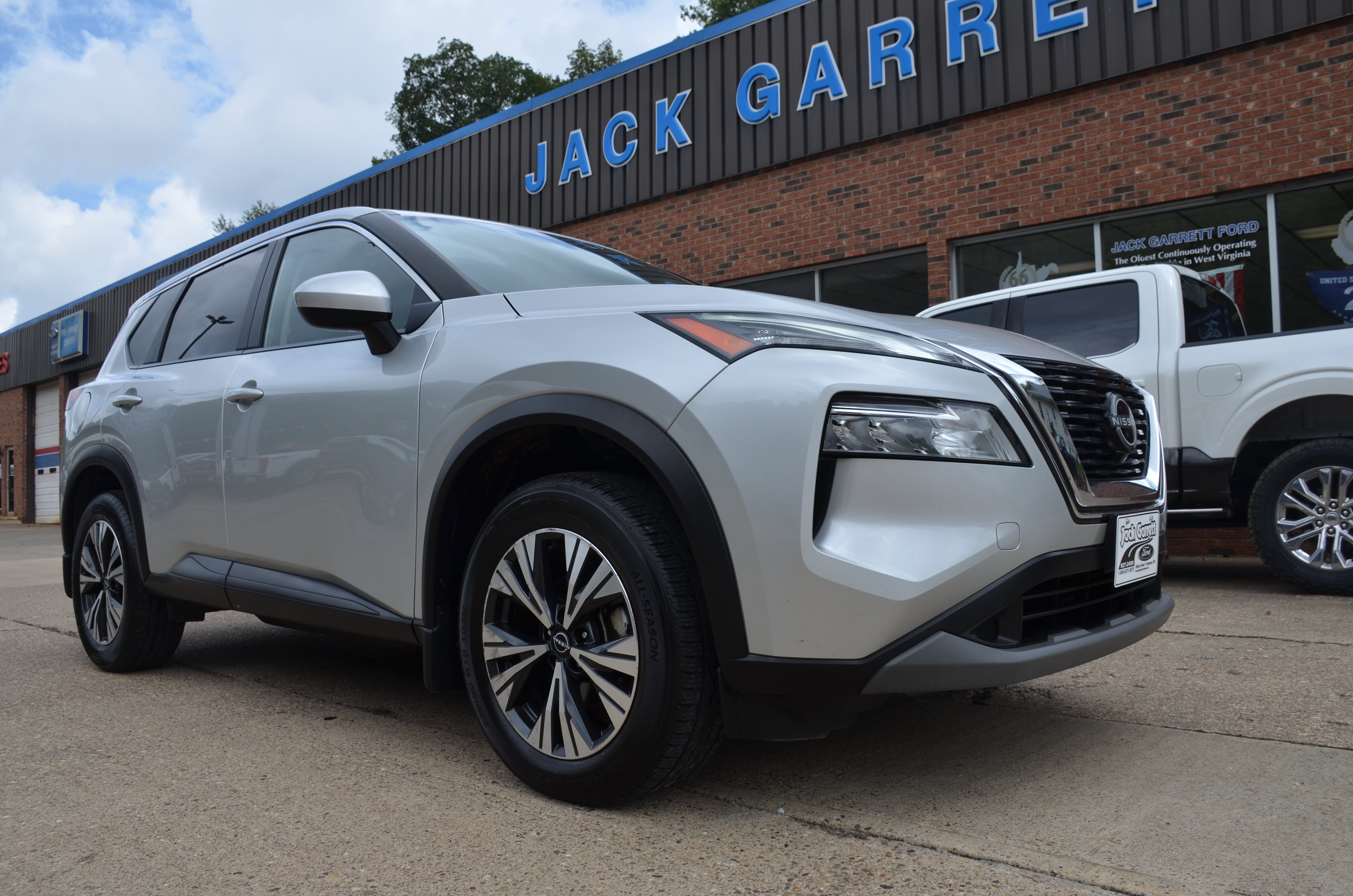 Used 2023 Nissan Rogue SV