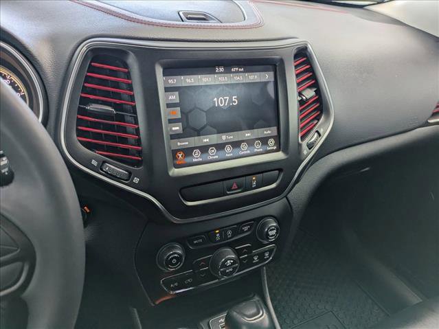 Used 2022 Jeep Cherokee Trailhawk w/ Comfort/Convenience Group image 12