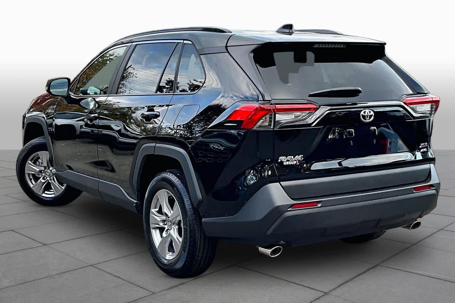 Used 2025 Toyota RAV4 XLE w/ Convenience Package AWD/4WD image 12