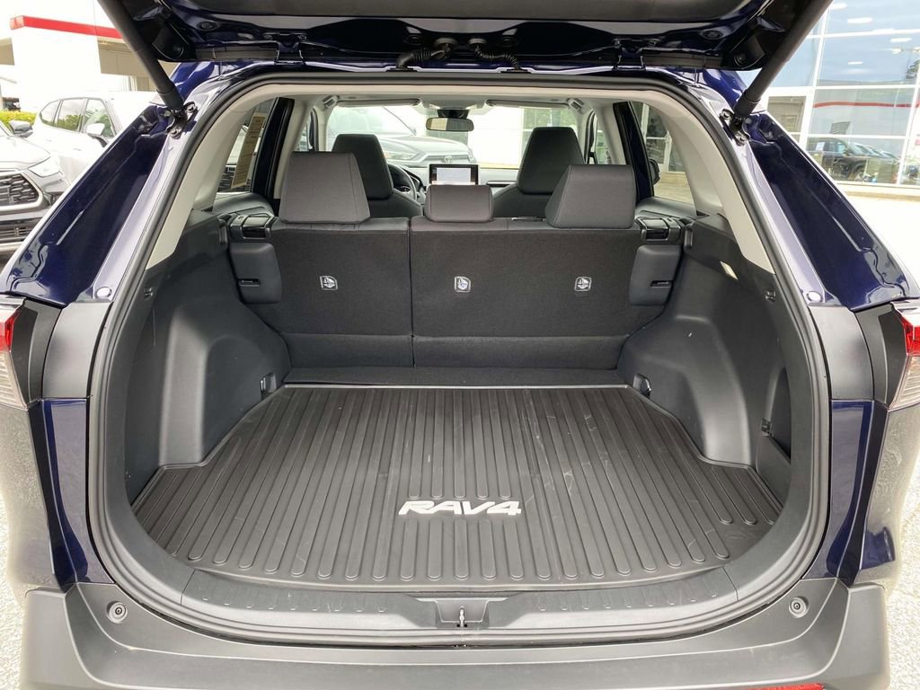 Used 2025 Toyota RAV4 XLE w/ Convenience Package FWD image 16