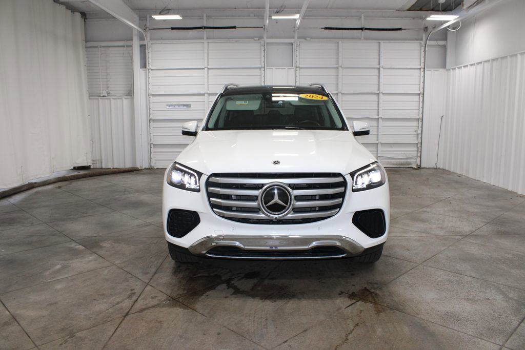 Used 2024 Mercedes-Benz GLS 450 4MATIC image 3