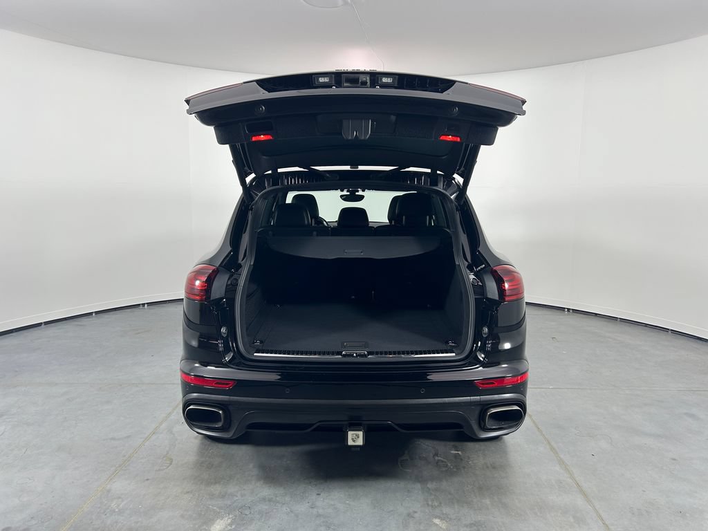 Used 2017 Porsche Cayenne Platinum Edition AWD/4WD image 29