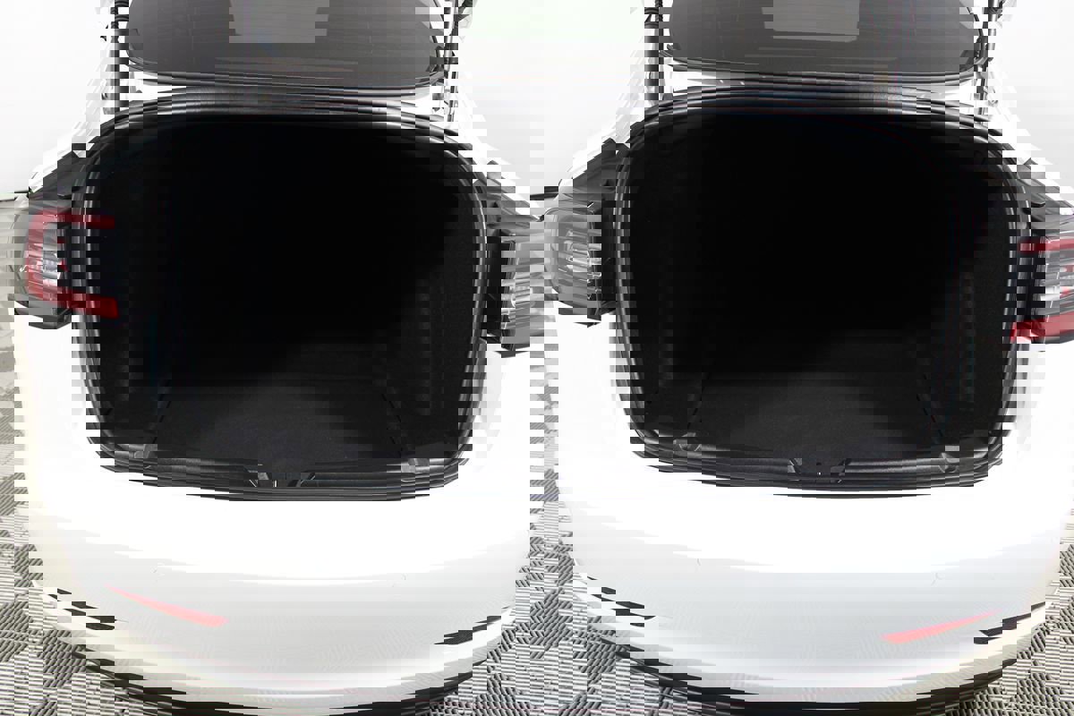 Used 2021 Tesla Model 3 Standard Range Plus image 22