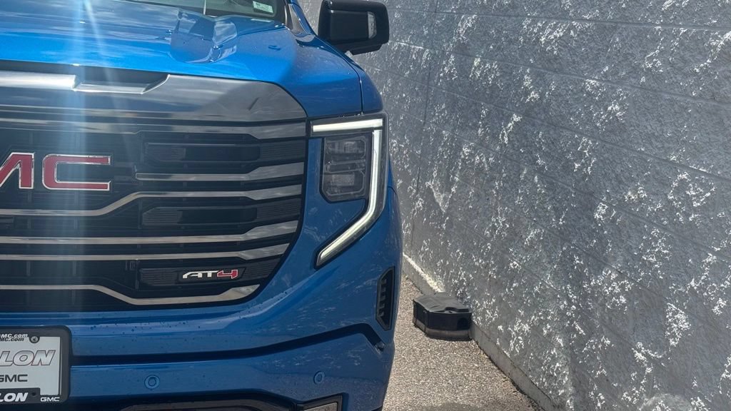 Used 2024 GMC Sierra 1500 AT4 w/ Technology Package AWD/4WD image 12