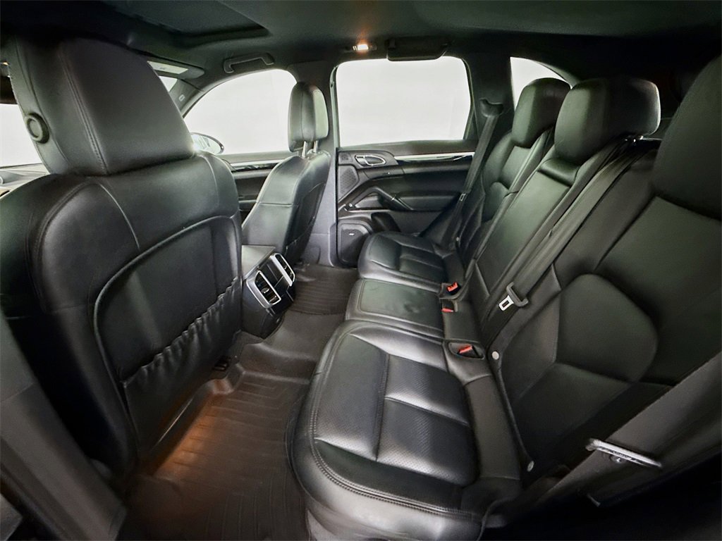 Used 2016 Porsche Cayenne S image 26