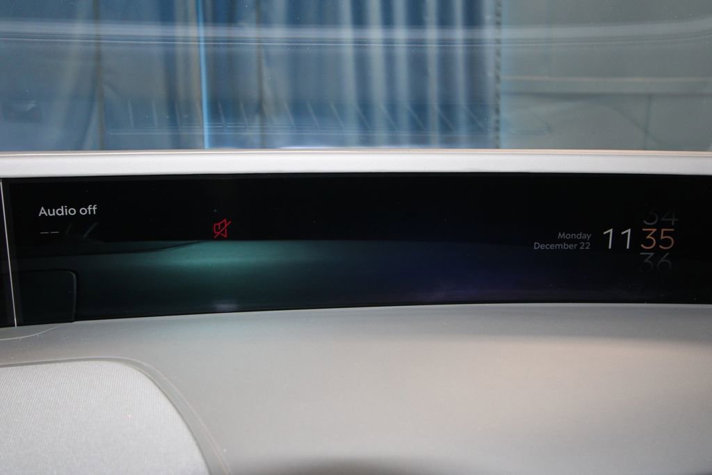 Used 2025 Lincoln Nautilus Premier image 19