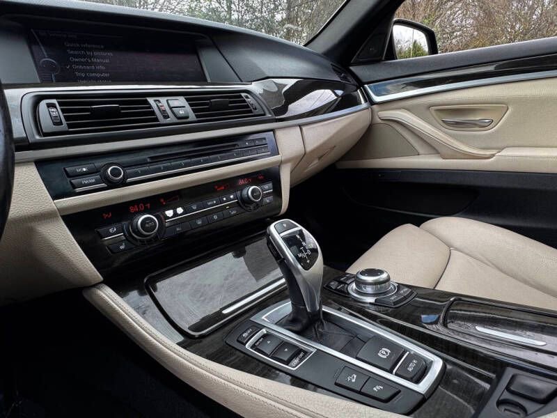 Used 2012 BMW 535i xDrive Sedan image 19