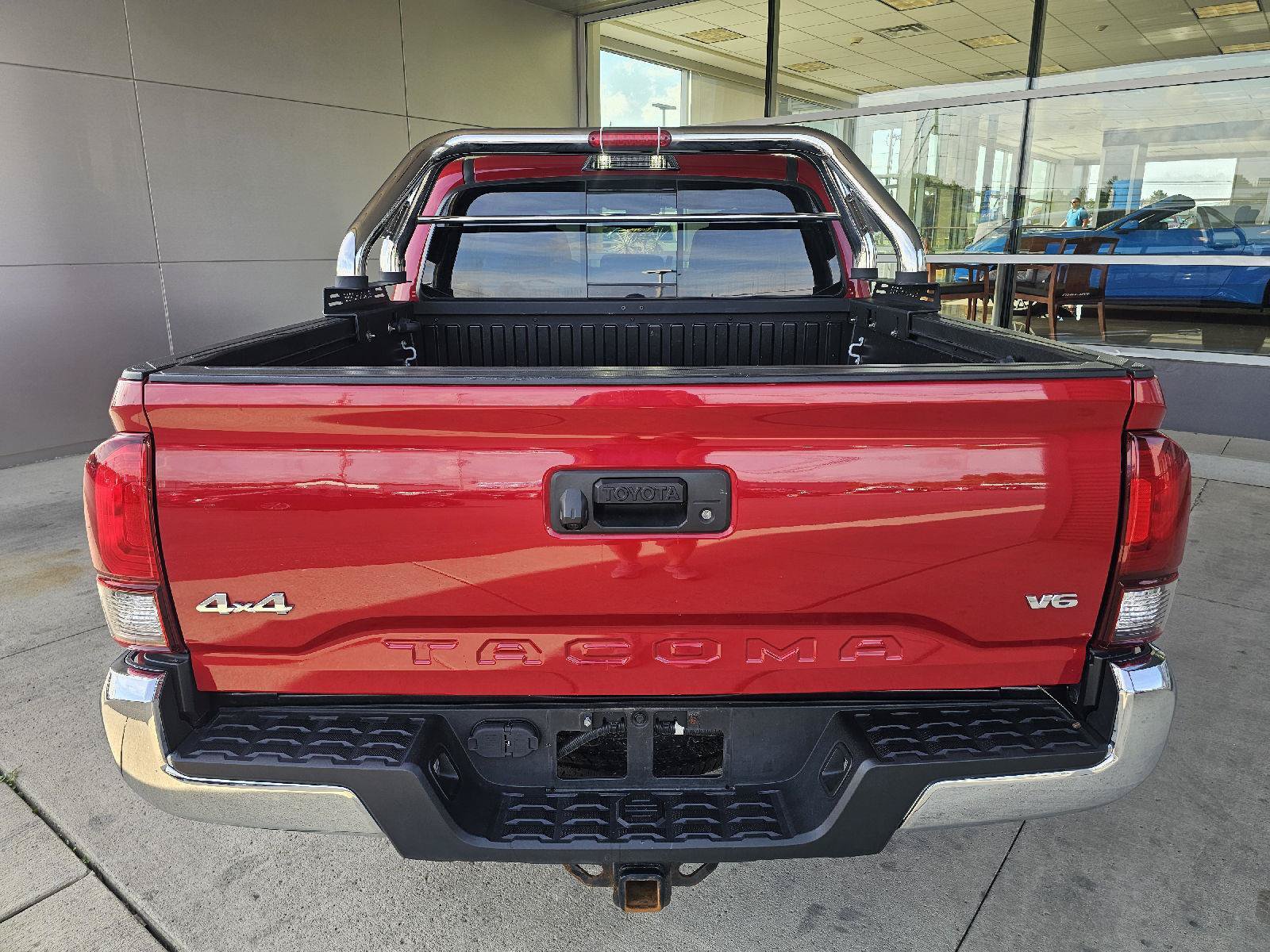 Used 2021 Toyota Tacoma SR5 AWD/4WD image 4