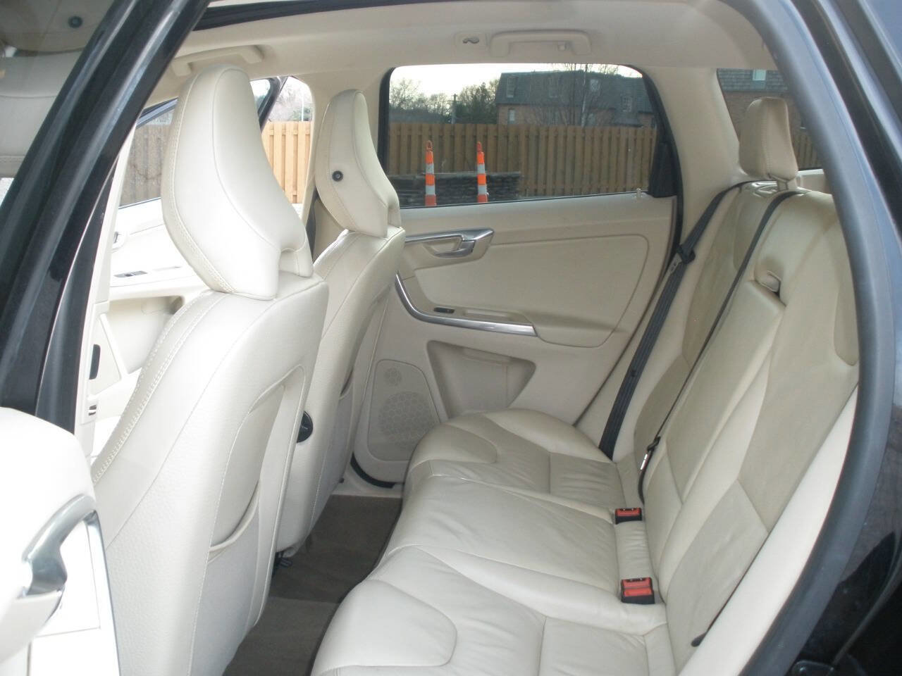 Used 2012 Volvo XC60 3.2 FWD image 28