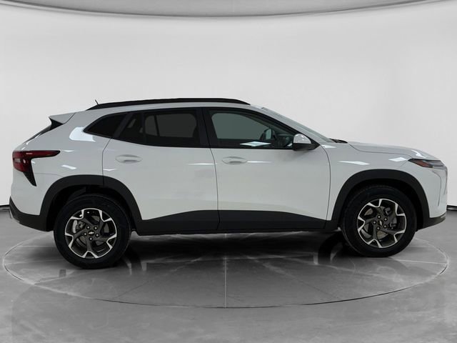 Used 2024 Chevrolet Trax LT w/ Driver Confidence Package image 2