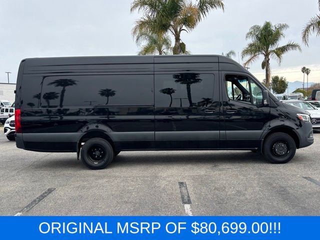 Used 2024 Mercedes-Benz Sprinter 3500 image 2