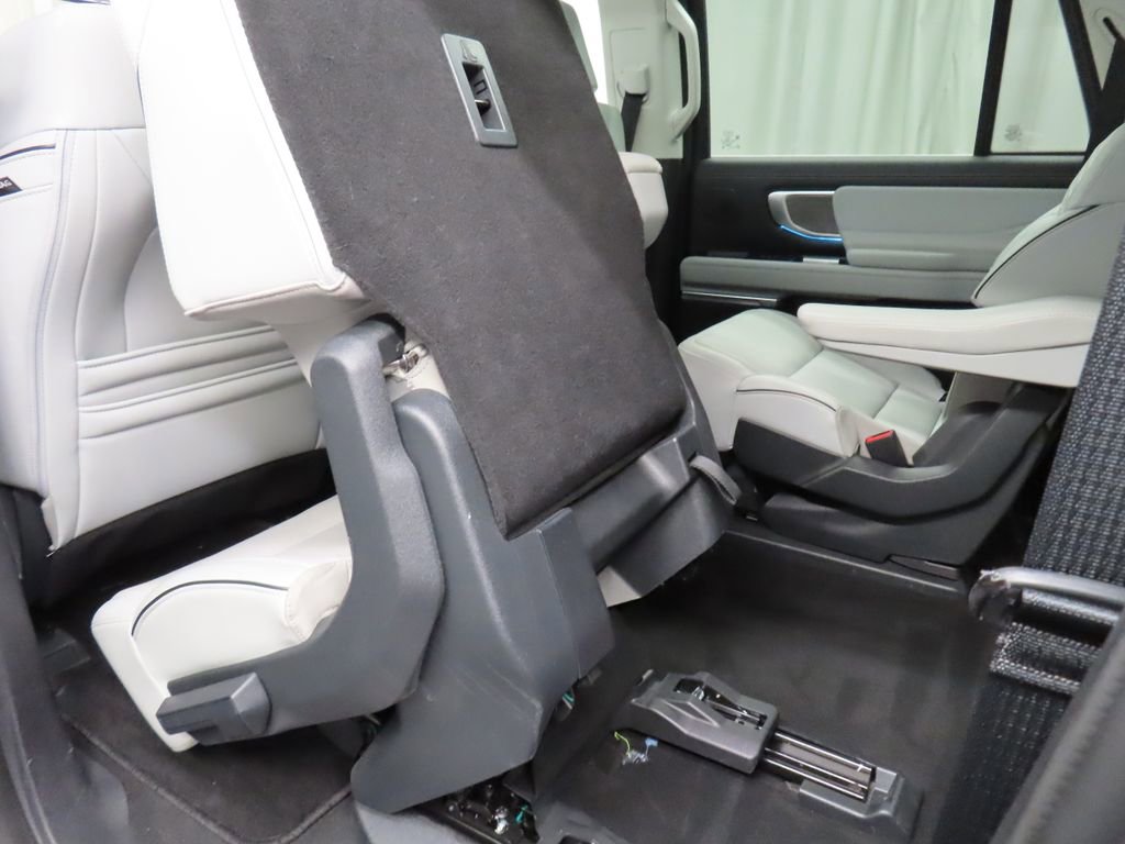 Used 2025 Ford Expedition Max Platinum w/ Platinum Ultimate Package AWD/4WD image 75