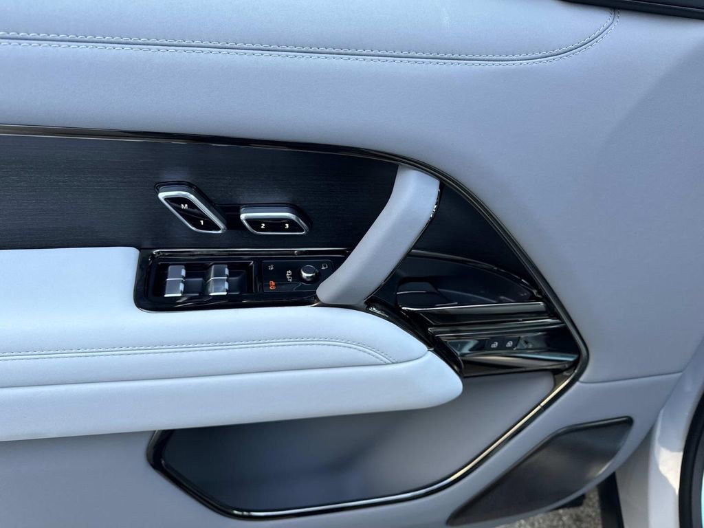 New 2026 Land Rover Range Rover SV image 16