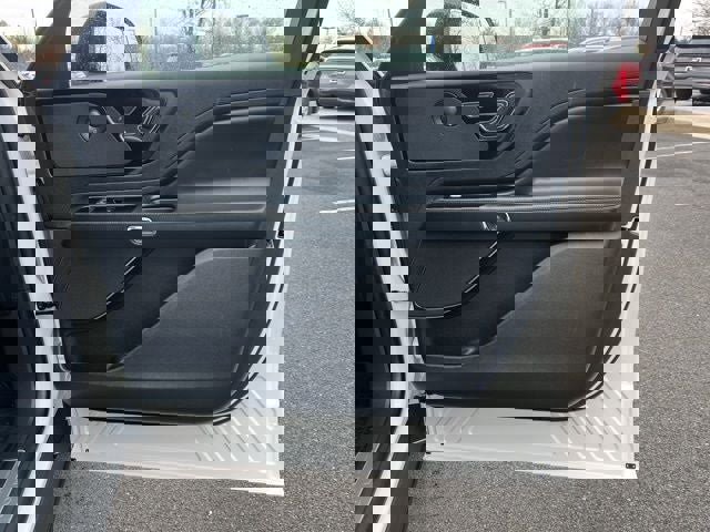 Used 2025 Lincoln Aviator AWD w/ Jet Appearance Package image 23