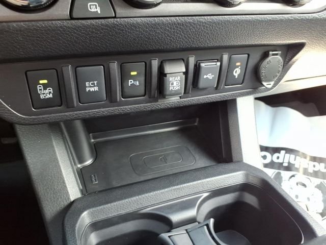 Used 2022 Toyota Tacoma TRD Sport w/ Technology Package AWD/4WD image 30