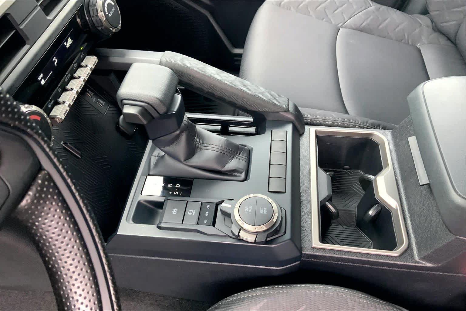 Used 2026 Toyota Tacoma SR5 AWD/4WD image 17