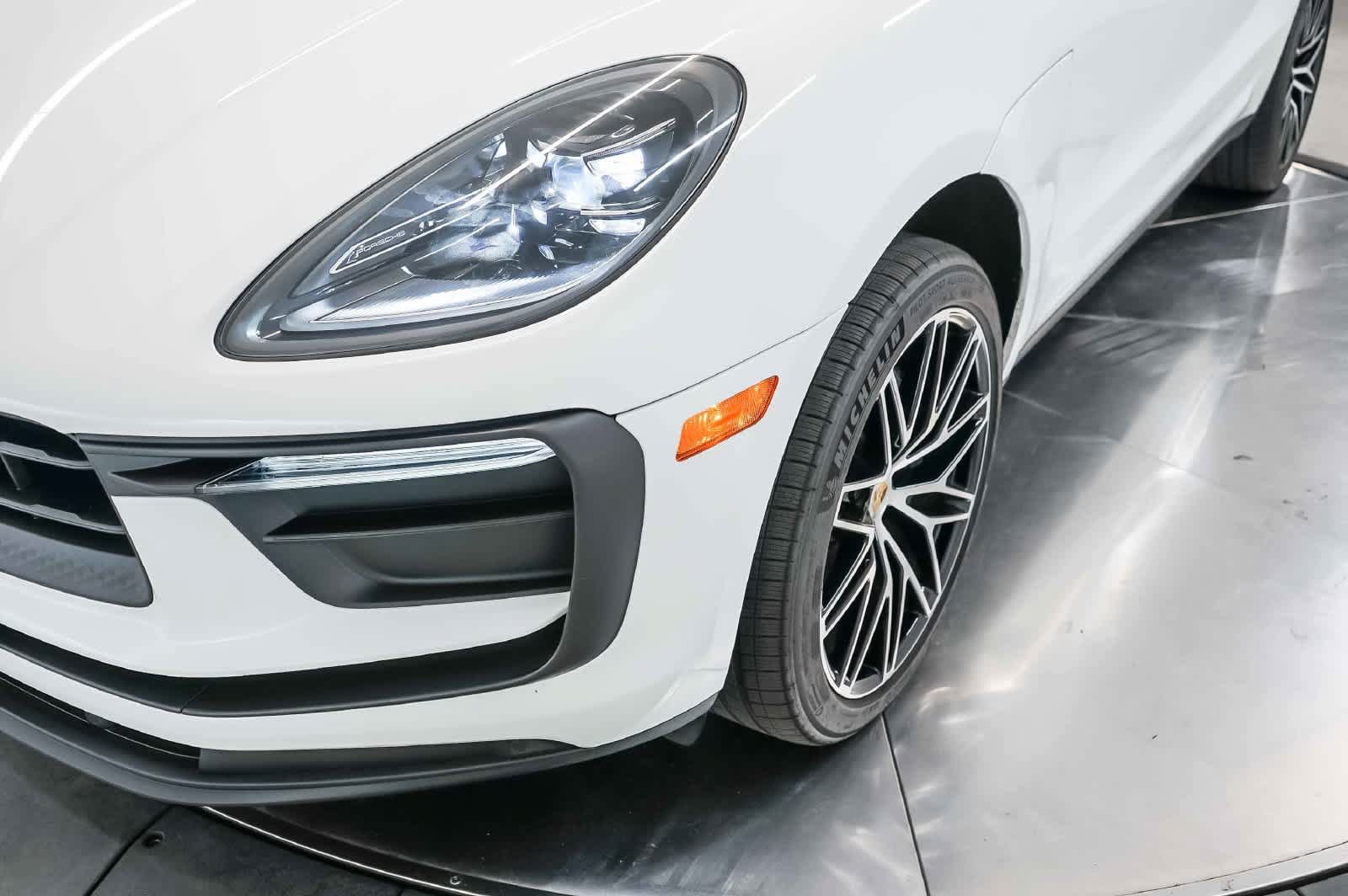 Certified 2026 Porsche Macan AWD/4WD image 16