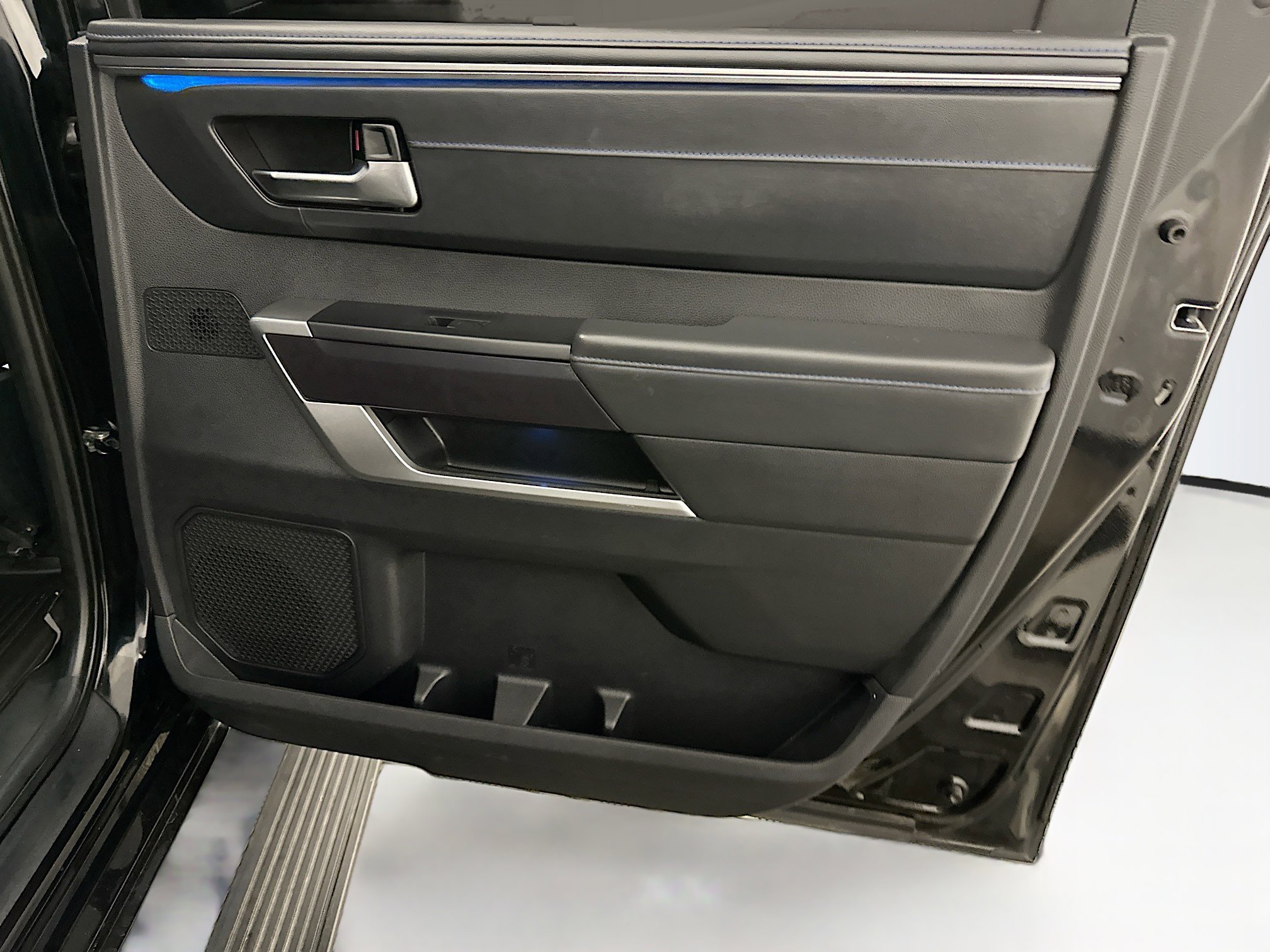 Used 2022 Toyota Tundra Platinum w/ Advanced Package AWD/4WD image 32