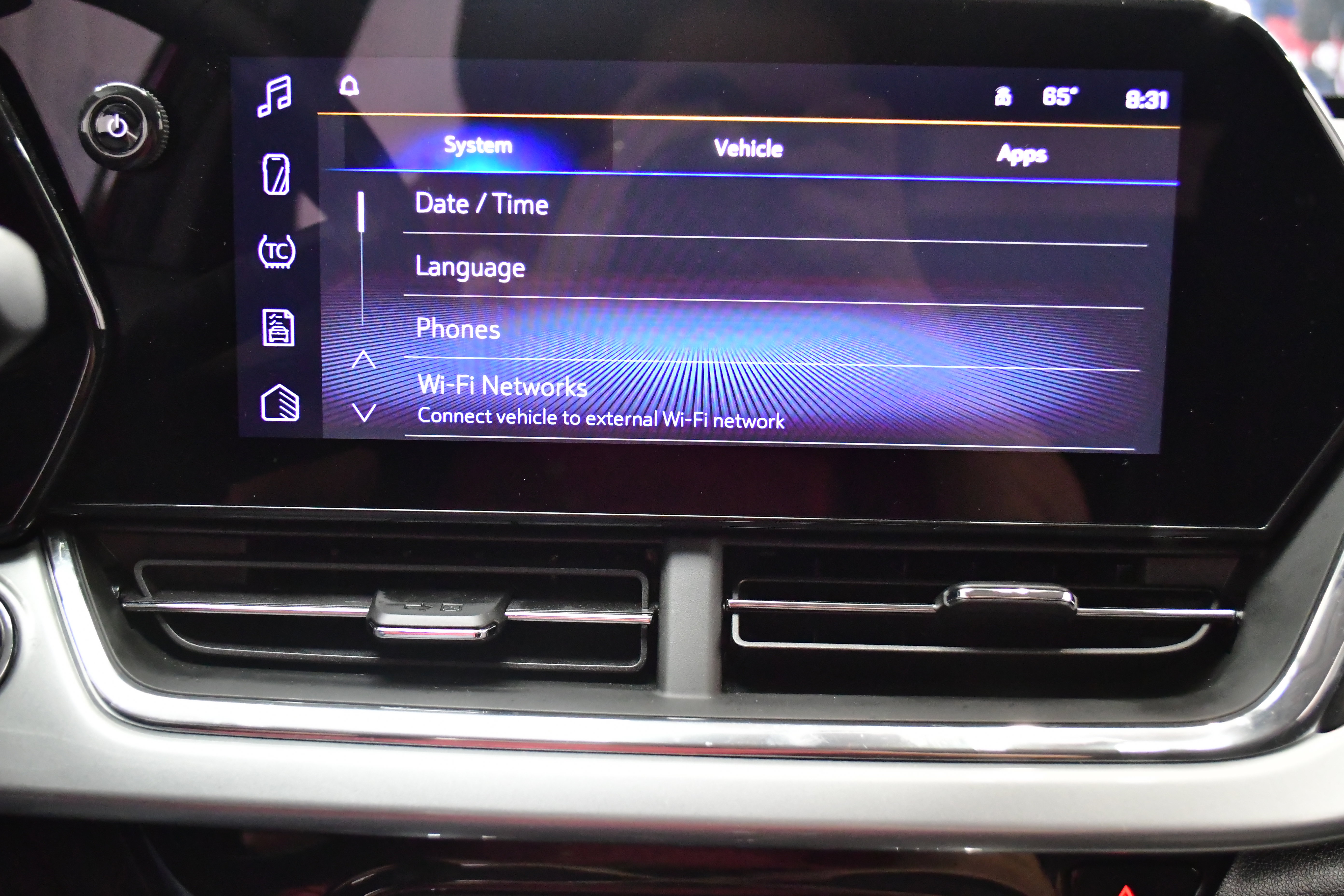 Used 2025 Chevrolet Trax LT w/ LT Convenience Package image 42