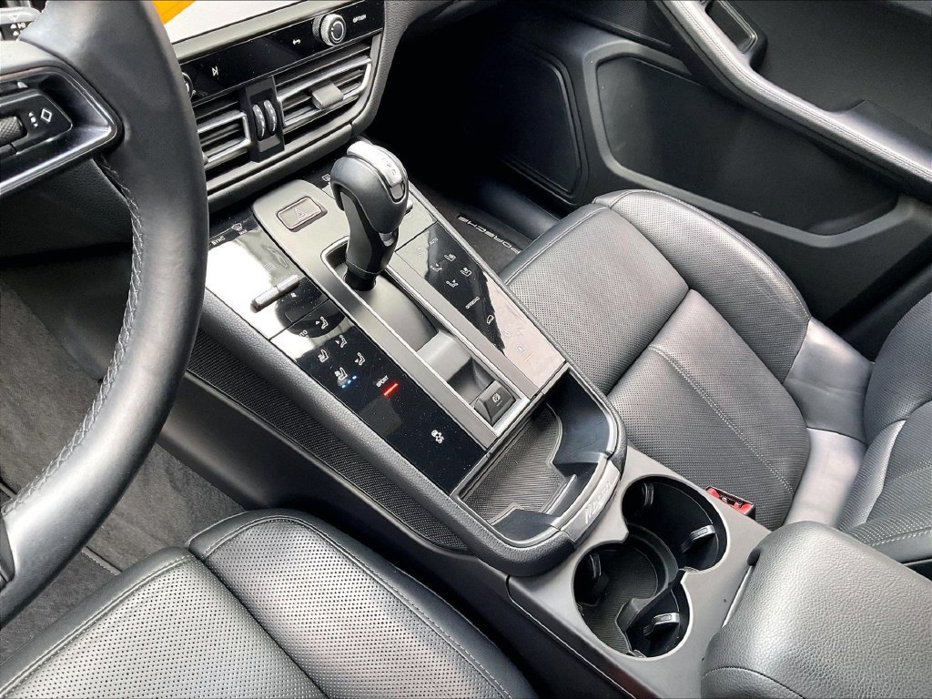 Certified 2023 Porsche Macan AWD/4WD image 20