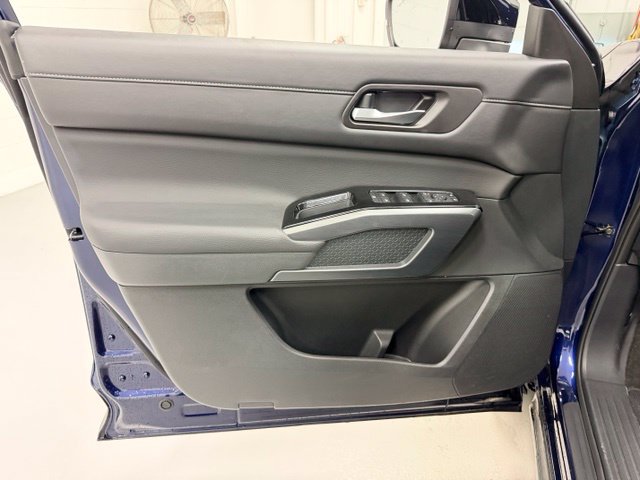 Used 2026 Nissan Pathfinder SL AWD/4WD image 15